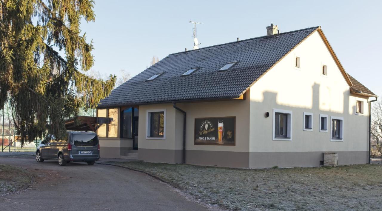 Penzion&Pizzerie U Massima Vyškov Esterno foto