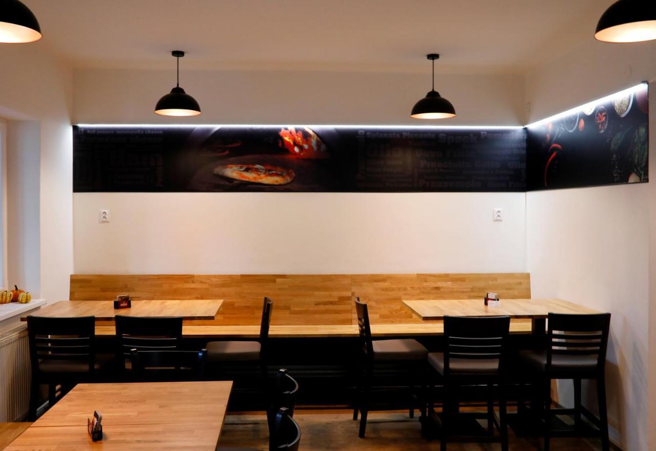 Penzion&Pizzerie U Massima Vyškov Esterno foto